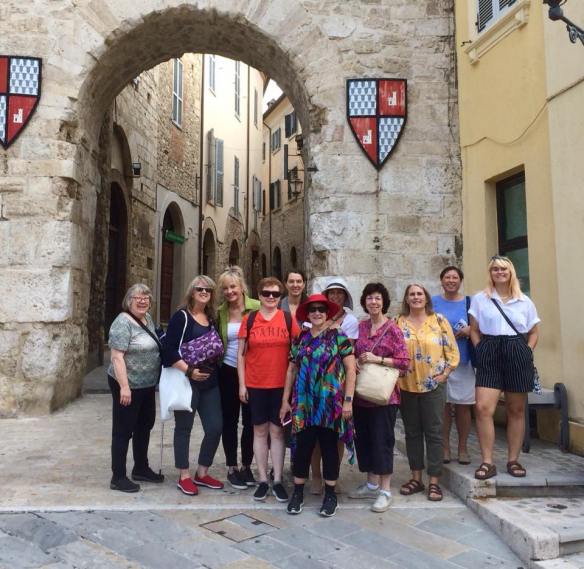 41312269_2411744922185996_3592600814364917760_n