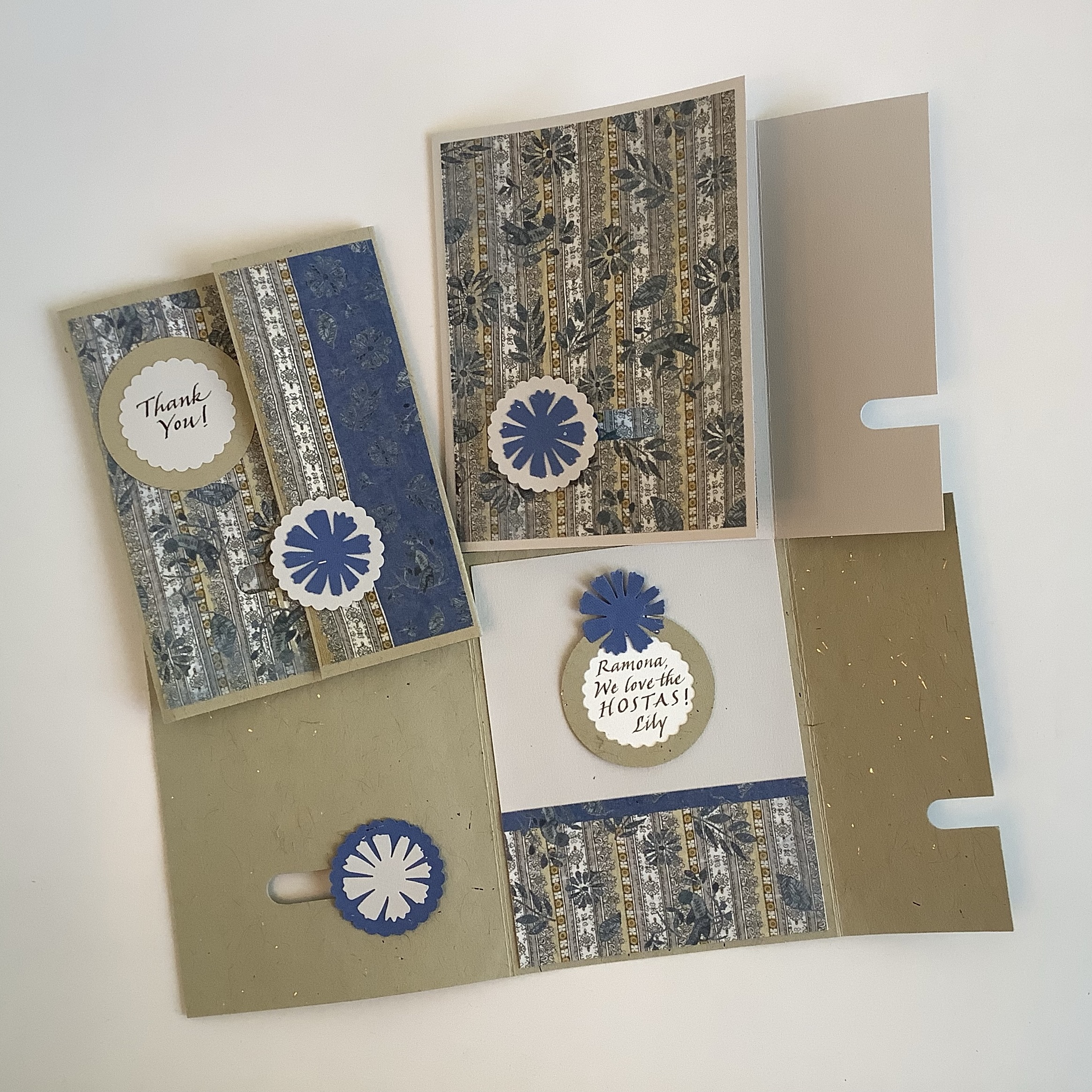 Gatefold card with locking closure